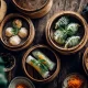 gedaempfte-dumplings-und-fruehlingsrollen gedaempfte-dumplings-und-fruehlingsrollen